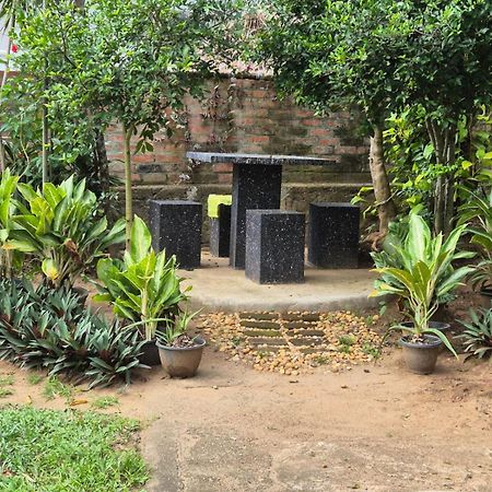 Lazy Bear Best Hostel In Kandy Esterno foto