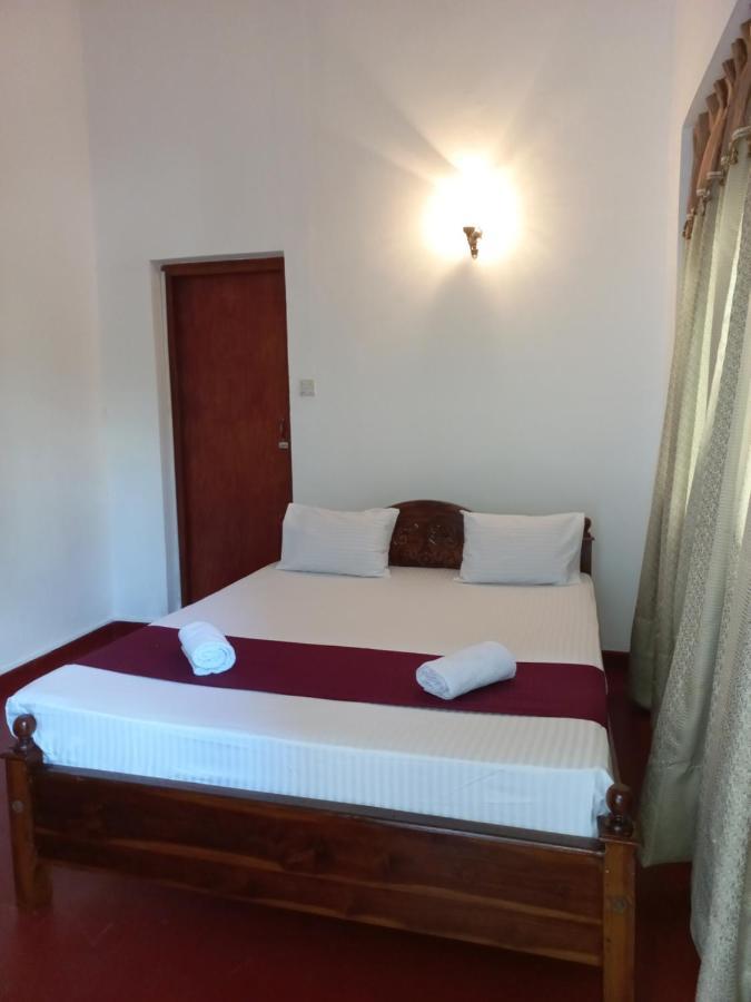 Lazy Bear Best Hostel In Kandy Esterno foto