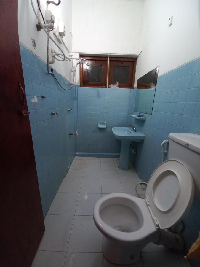 Lazy Bear Best Hostel In Kandy Esterno foto